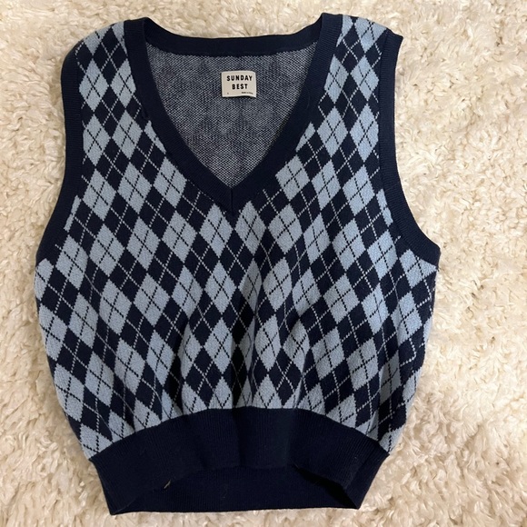 Aritzia Sunday Best checkered sweater vest - Picture 2 of 4